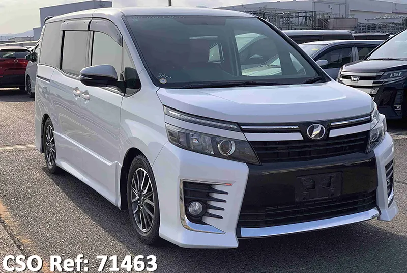 Toyota / Voxy 2015